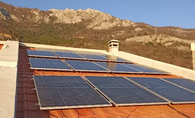 Гибридная солнечная электростанция в Лапчичи 8,1 кВт пик