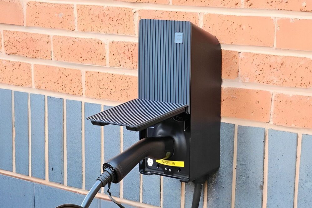 Zarađna stanica Teltonika TeltoCharge, 22 kW, 3 faze, utičnica Type 2, 4G modem