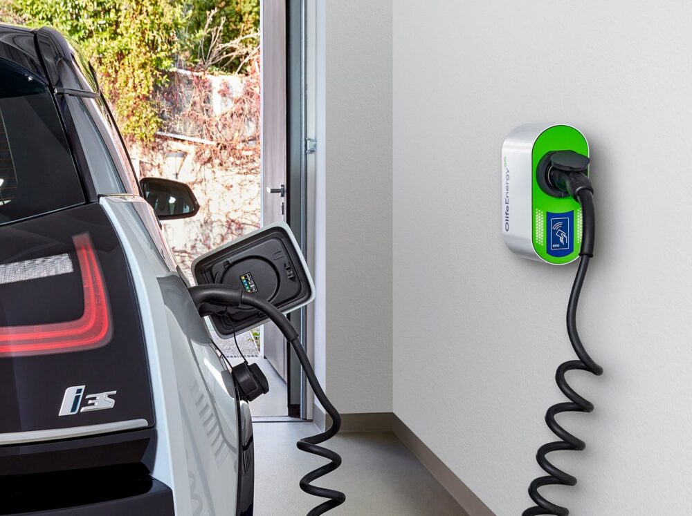 img Зарядная станция OlifeEnergy WallBox CLOUD с розеткой, 22 кВт